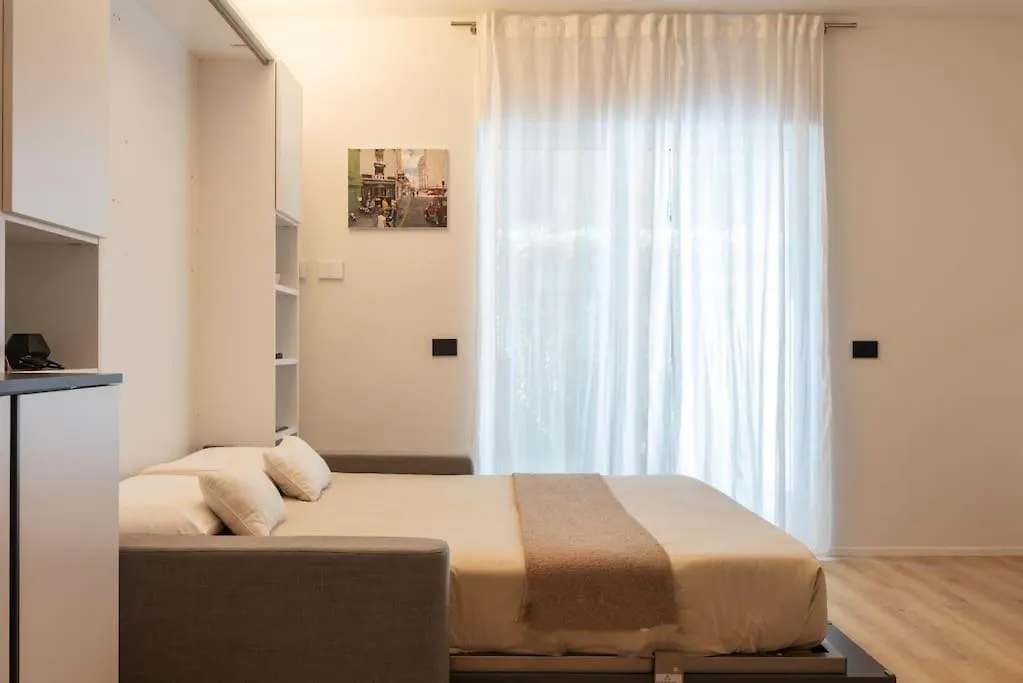 Apartment Emotichome 8 E 9 Flexyrent Studio Milan Italy