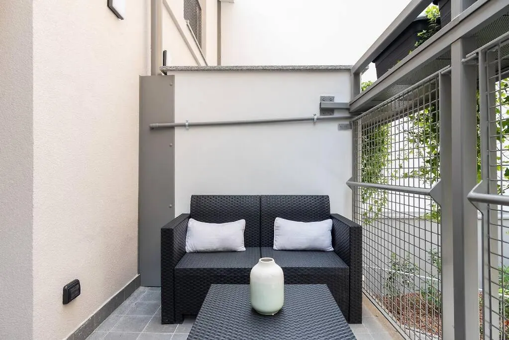 Emotichome 8 E 9 Flexyrent Studio Milan Apartment