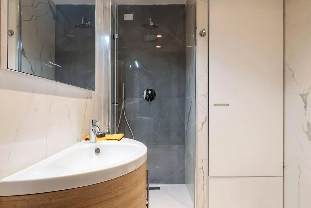 Emotichome 8 E 9 Flexyrent Studio Milan Apartment