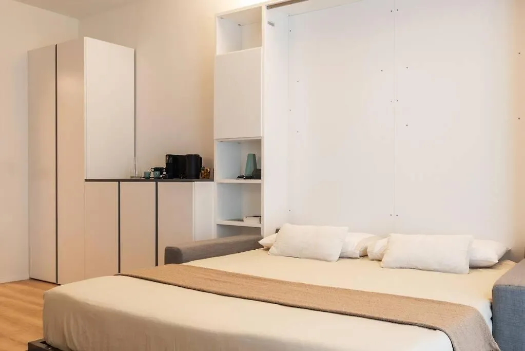 Emotichome 8 E 9 Flexyrent Studio Milan Apartment
